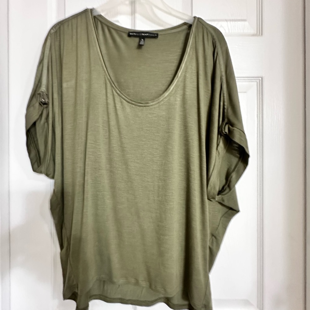 WHITE HOUSE BLACK MARKET olive green top size M NWOT.
